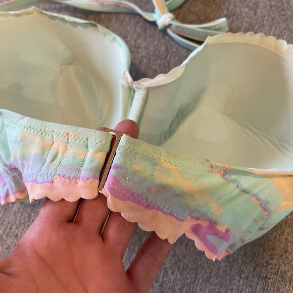 Victoria’s Secret Halter Bikini Top 36DD - Picture 4 of 5